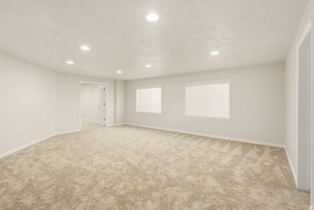 6438 S MCKINLEY LN Taylorsville, UT 84129