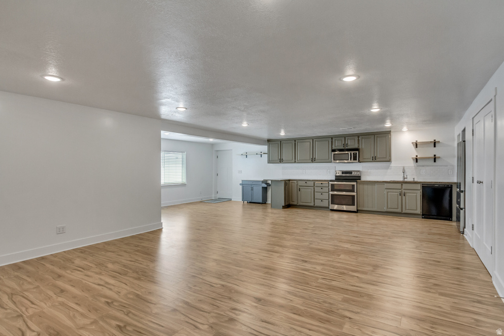 188 E BRUIN DR Eagle Mountain, UT 84005