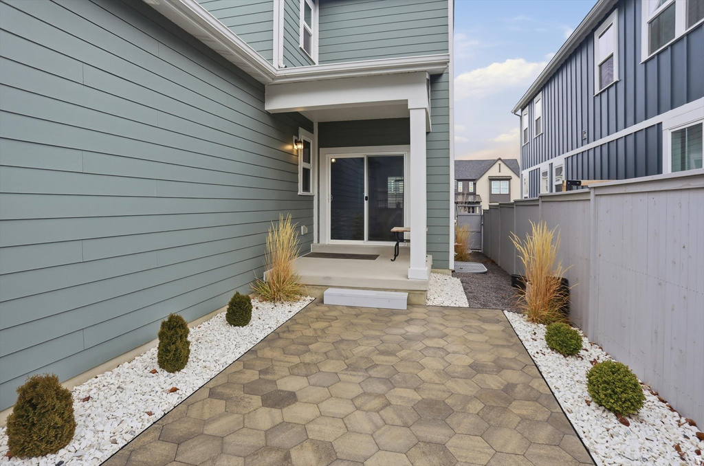 11754 S SILVER POND DR South Jordan, UT 84009