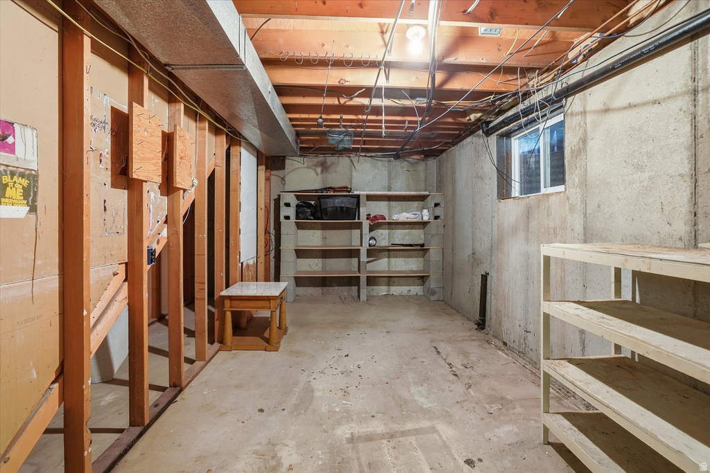 8226 N 11600 W Tremonton, UT 84337