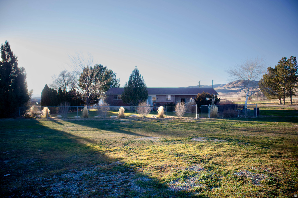 8226 N 11600 W Thatcher, UT 84337