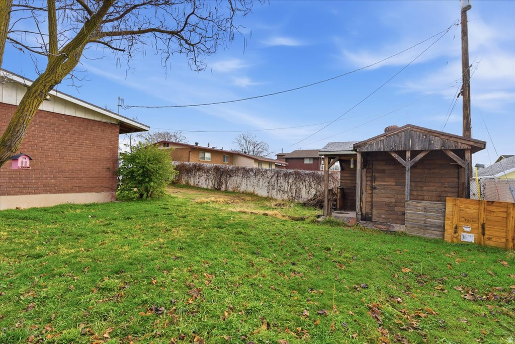 191 W 2300 N Sunset, UT 84015