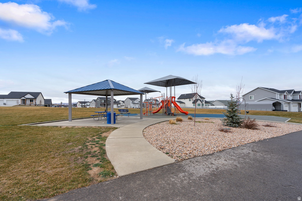 1155 S RED BARN DR Santaquin, UT 84655