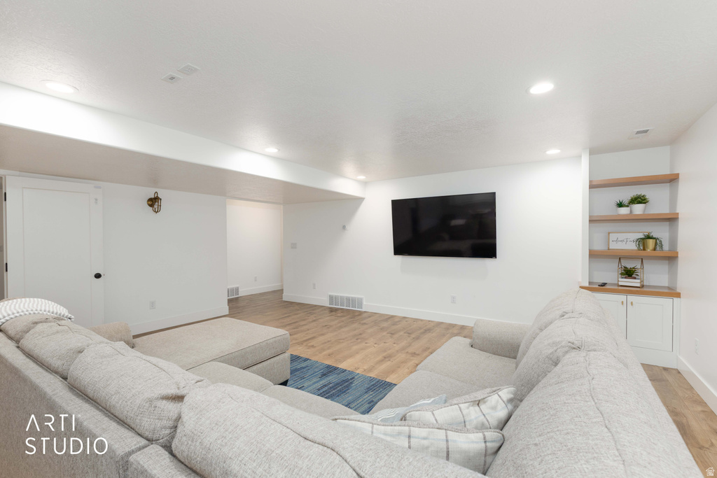 342 W CLARK CIR Farmington, UT 84025