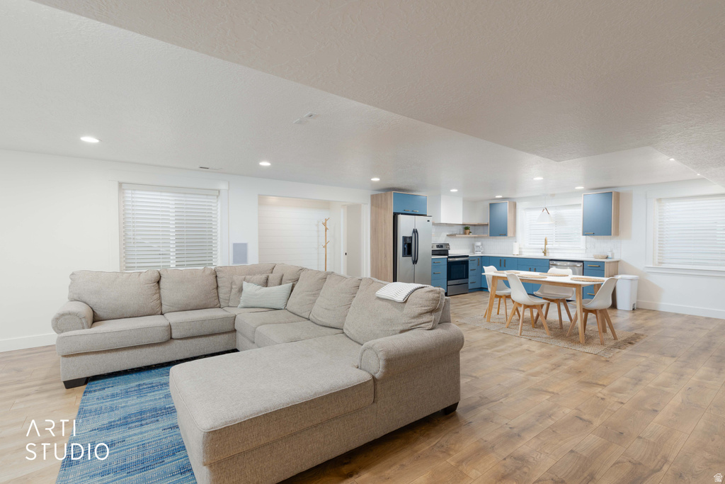 342 W CLARK CIR Farmington, UT 84025