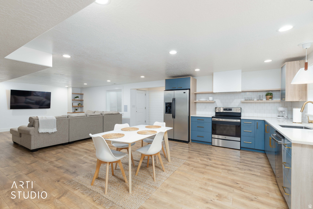 342 W CLARK CIR Farmington, UT 84025