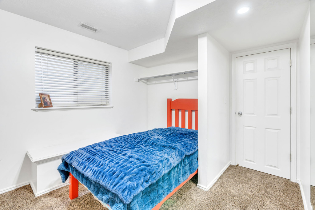 943 E 3400 N Layton, UT 84040