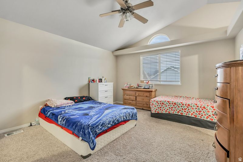 5712 W PLUMBAGO AVE Kearns, UT 84118