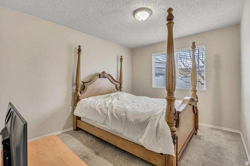 5712 W PLUMBAGO AVE Kearns, UT 84118