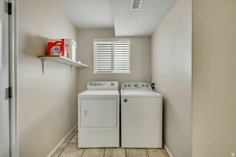 5712 W PLUMBAGO AVE Kearns, UT 84118