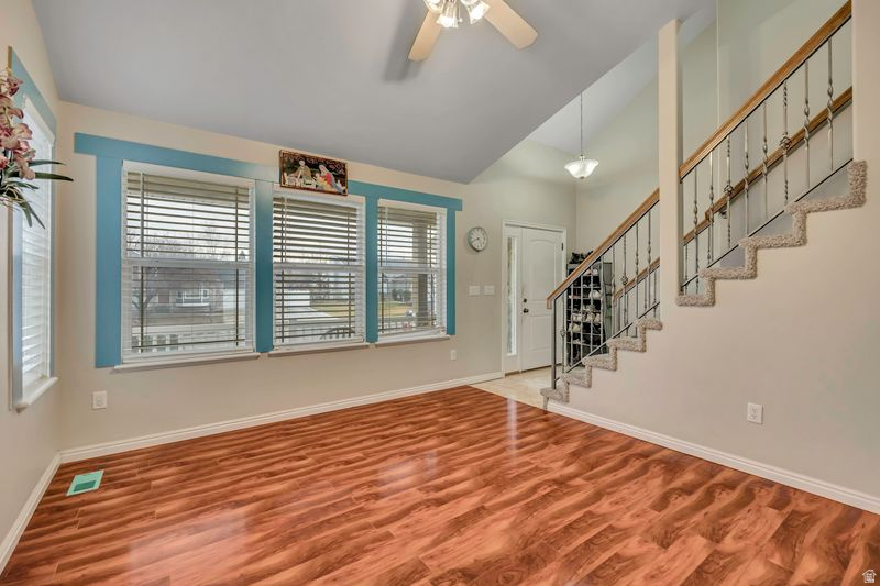 5712 W PLUMBAGO AVE Kearns, UT 84118