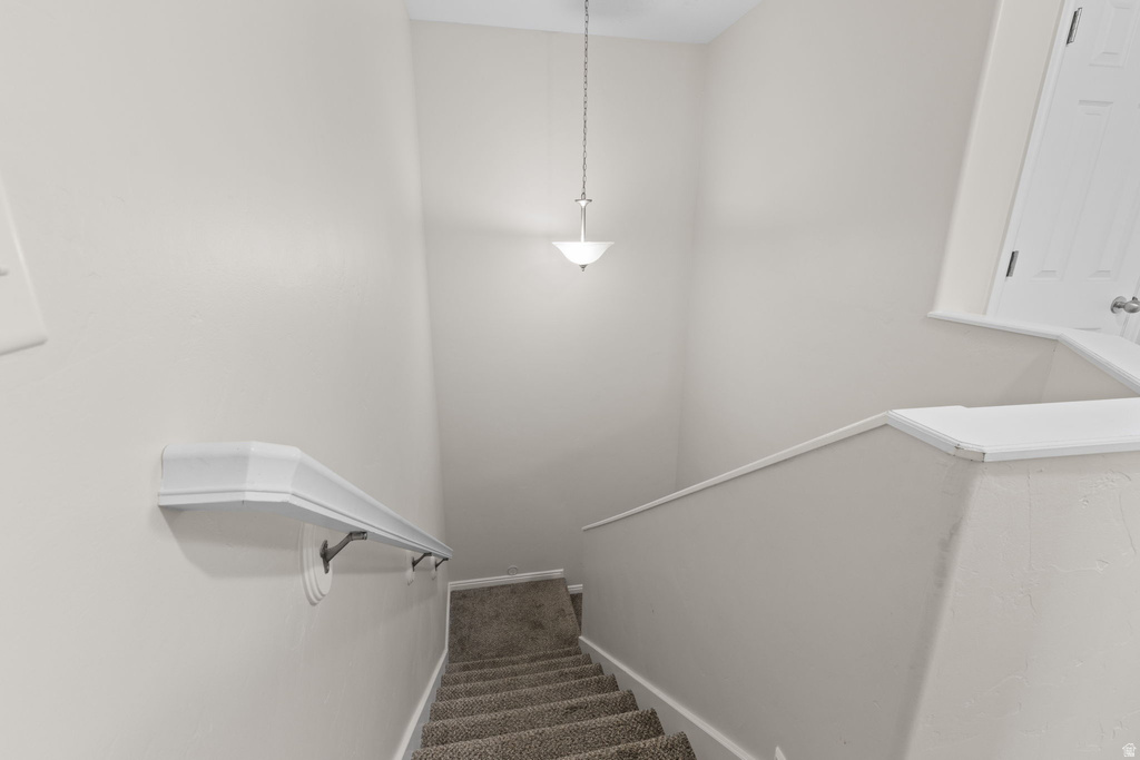 997 W ALLINGTON DR North Salt Lake, UT 84054