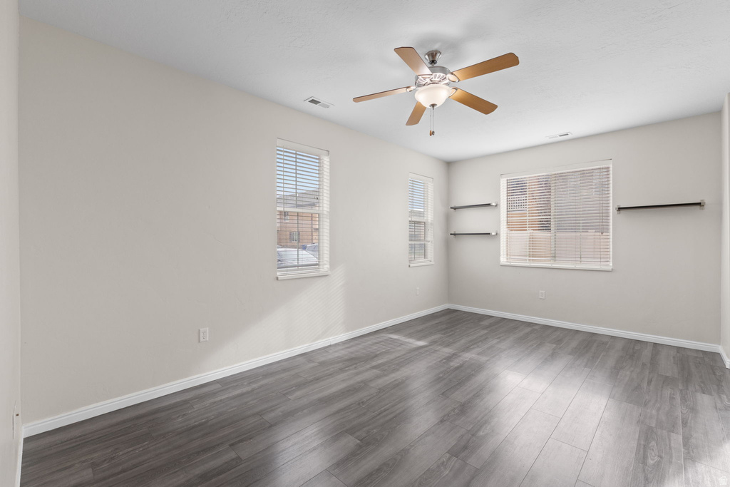 997 W ALLINGTON DR North Salt Lake, UT 84054