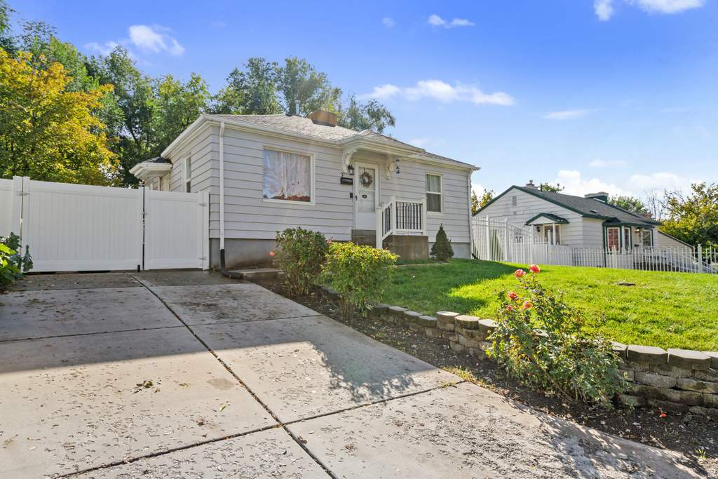 3 E GIBBS CIR South Ogden, UT 84405