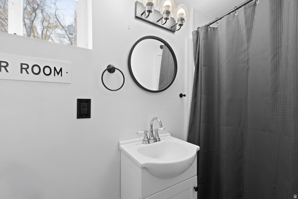 3 E GIBBS CIR South Ogden, UT 84405