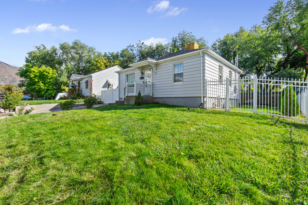 3 E GIBBS CIR South Ogden, UT 84405