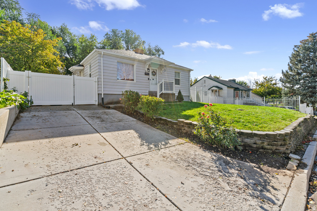 3 E GIBBS CIR South Ogden, UT 84405