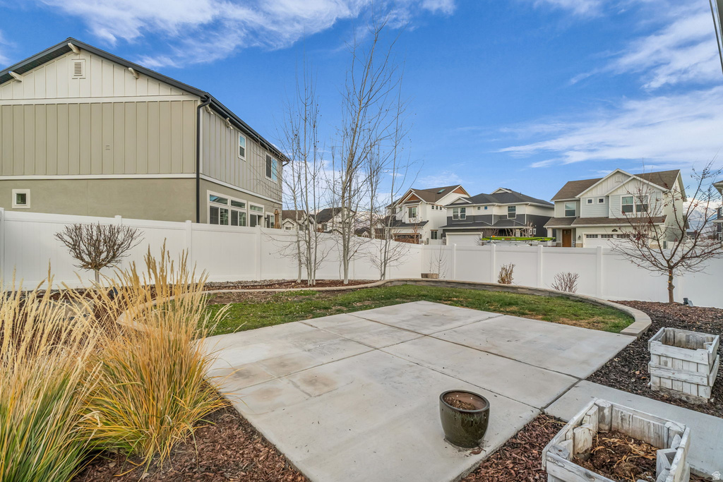 192 E CROWN POINT DR Saratoga Springs, UT 84045