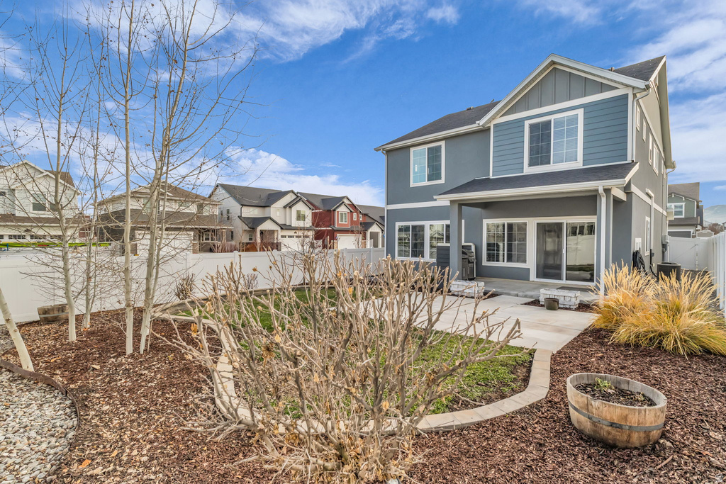 192 E CROWN POINT DR Saratoga Springs, UT 84045