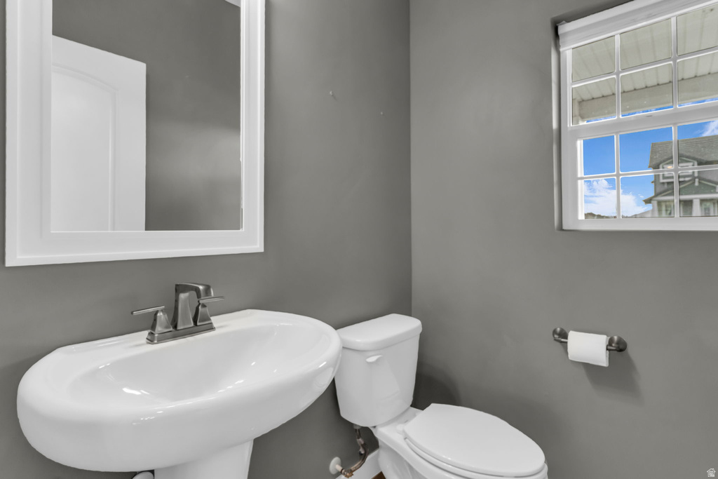 192 E CROWN POINT DR Saratoga Springs, UT 84045