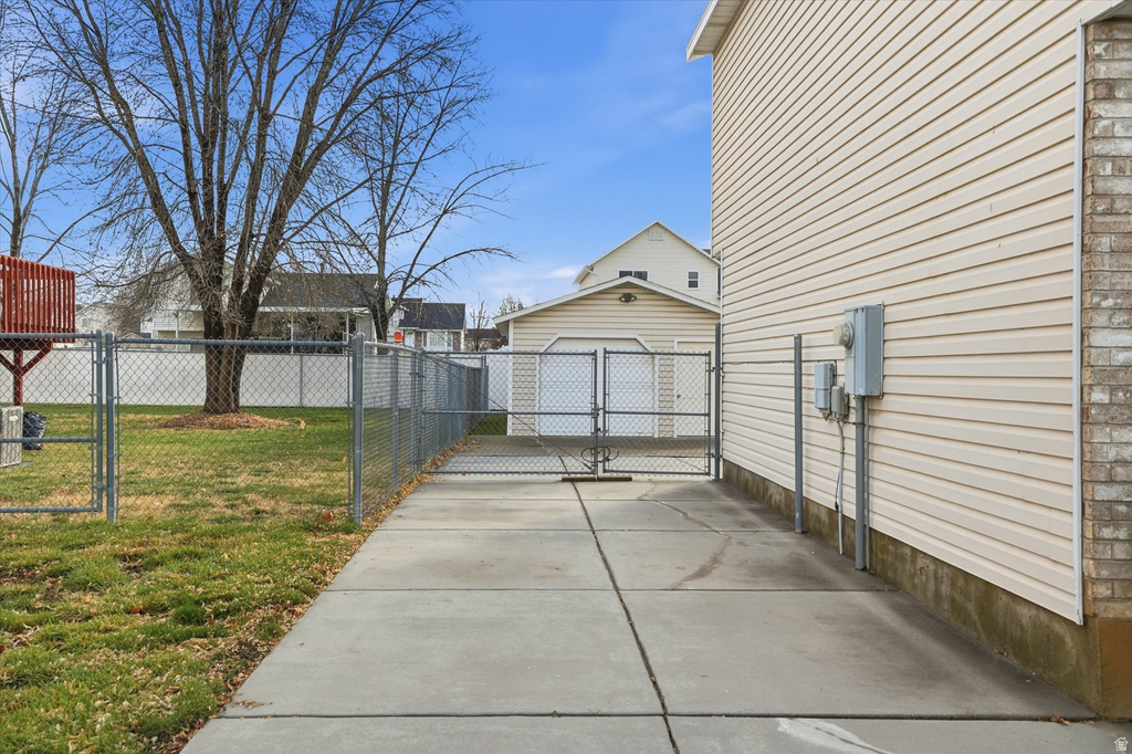 2673 W 3900 S Roy, UT 84067