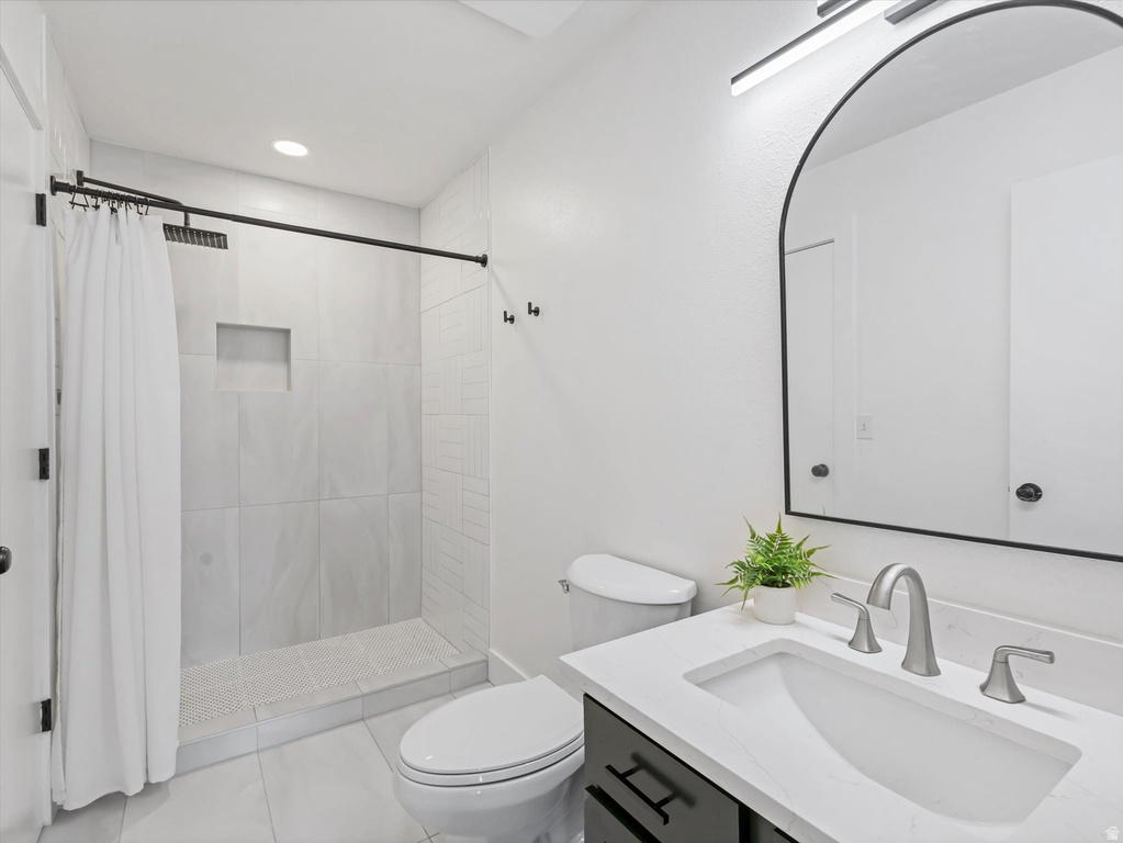 786 S 175 E Layton, UT 84041