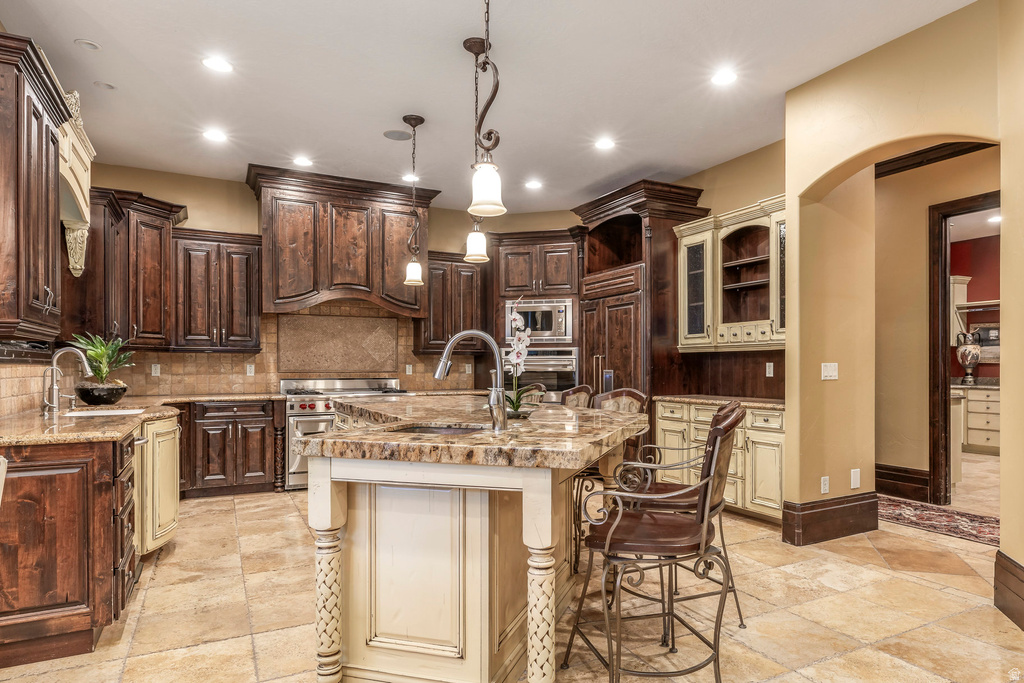 6150 MURDOCH WOODS PL Holladay, UT 84121