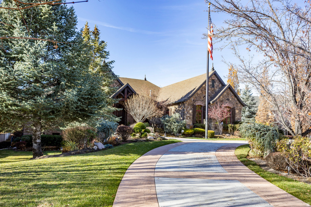 6150 MURDOCH WOODS PL Holladay, UT 84121