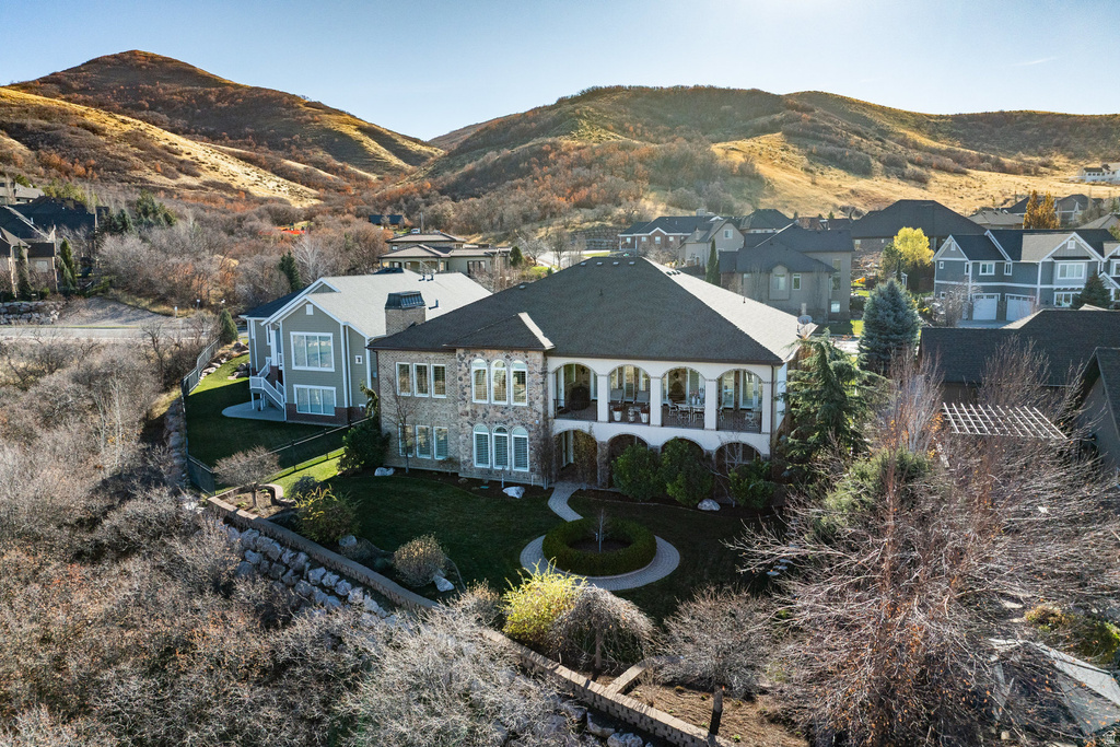 802 EAGLEPOINTE DR North Salt Lake, UT 84054