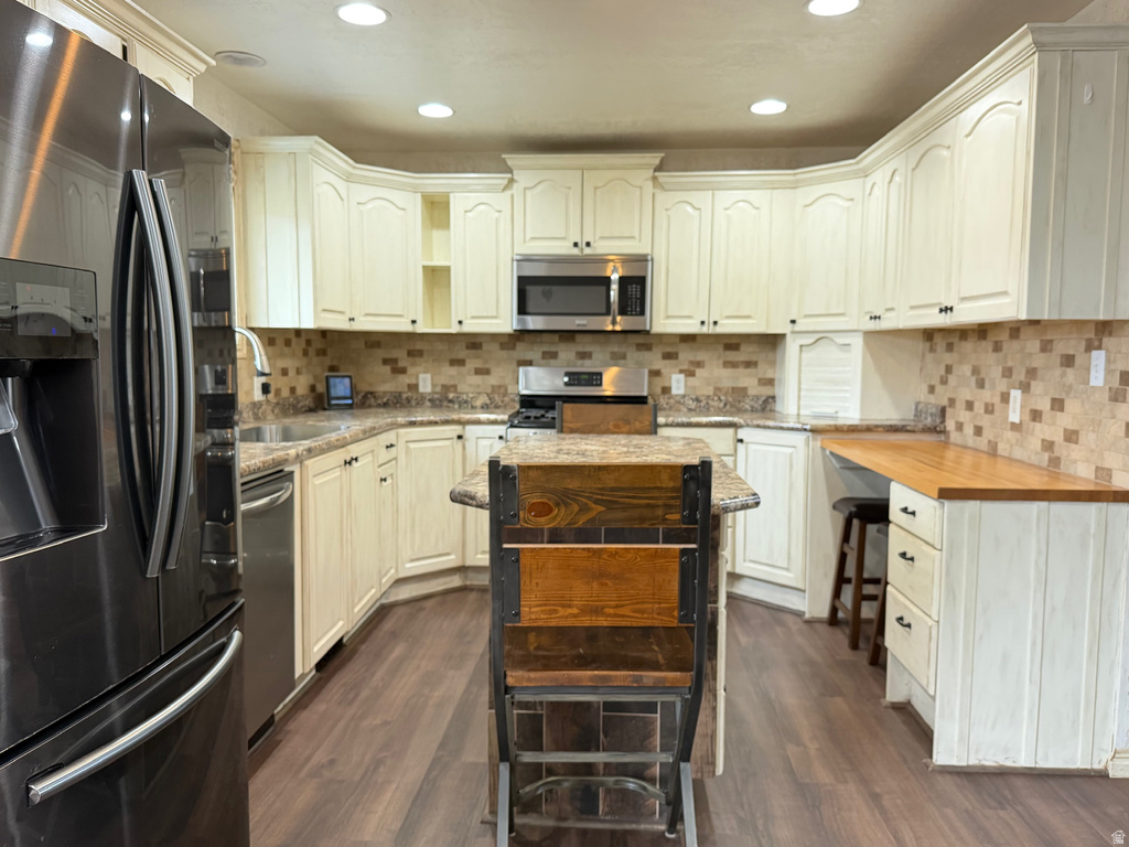 80 E 200 SOUTH ST Laketown, UT 84038