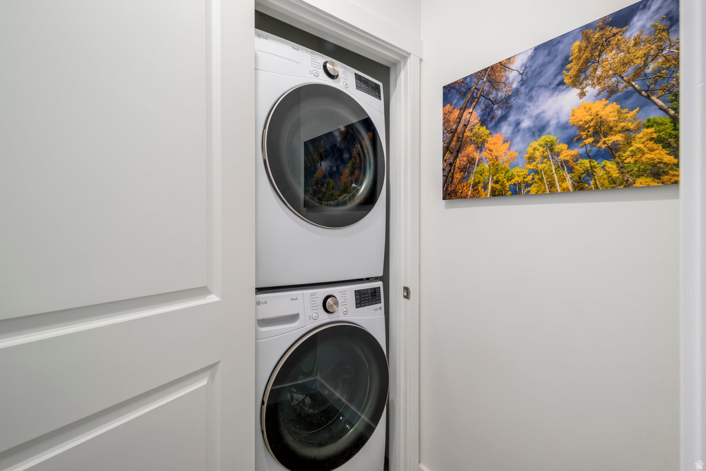 8345 S IRIS LUMI LN #304 Midvale, UT 84047