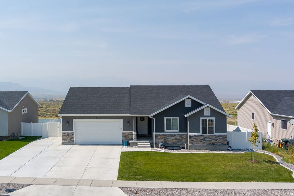 954 S 1050 W Tooele, UT 84074