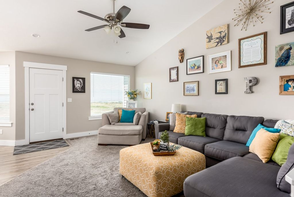 954 S 1050 W Tooele, UT 84074