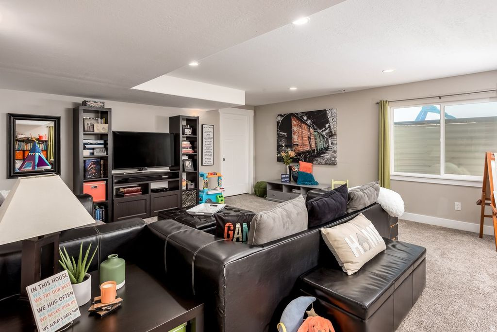 954 S 1050 W Tooele, UT 84074