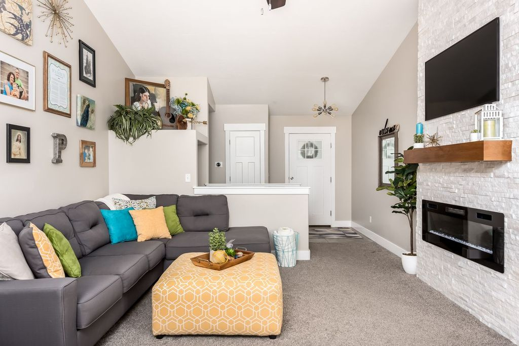 954 S 1050 W Tooele, UT 84074