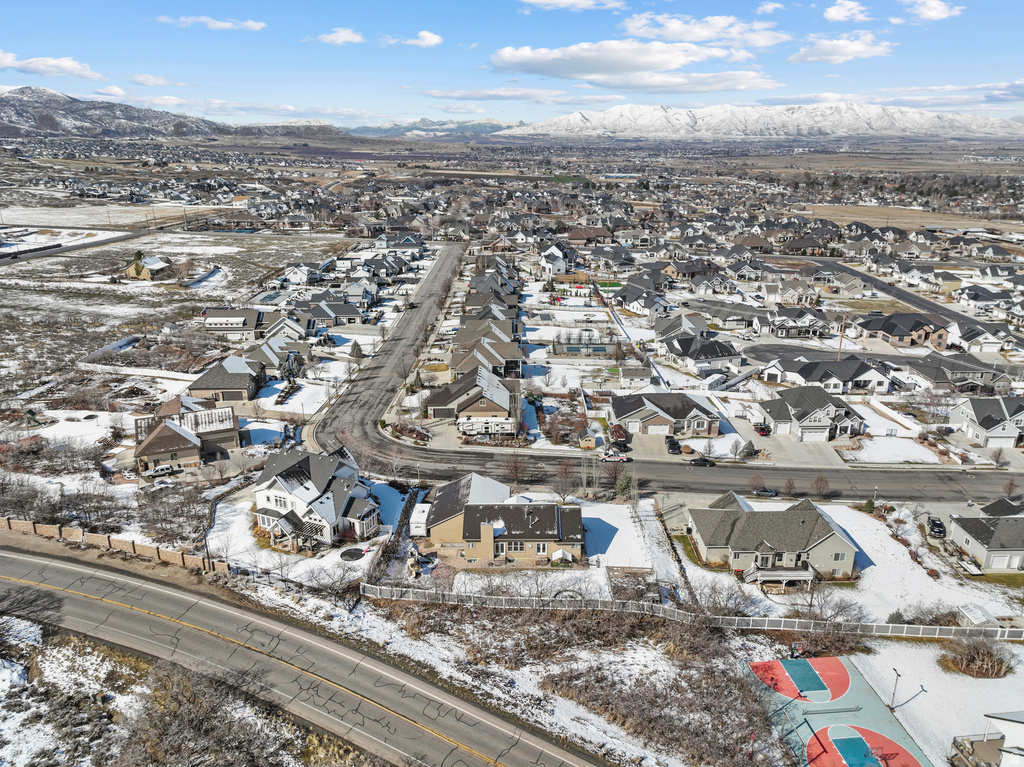 1137 S 925 E Salem, UT 84653