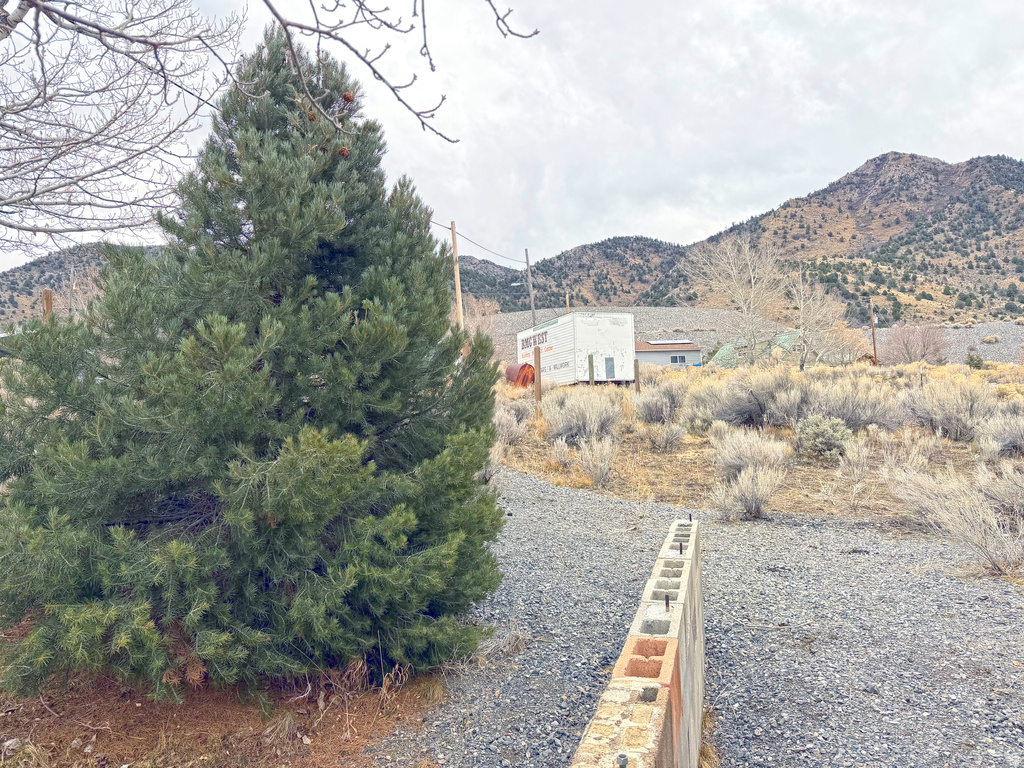 86 S HATFIELD Eureka, UT 84628