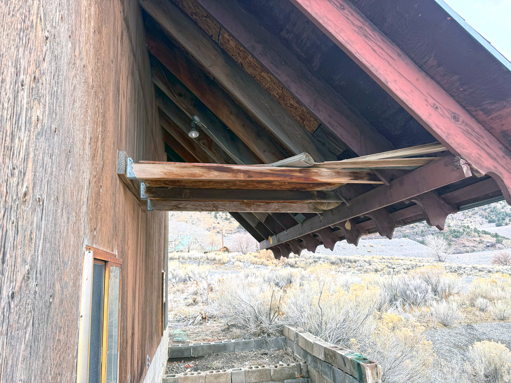 86 S HATFIELD Eureka, UT 84628