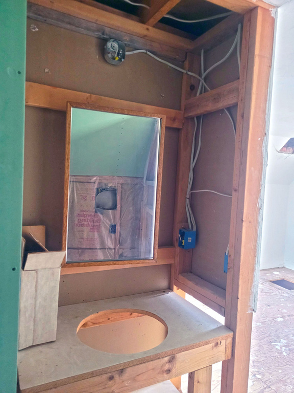 86 S HATFIELD Eureka, UT 84628