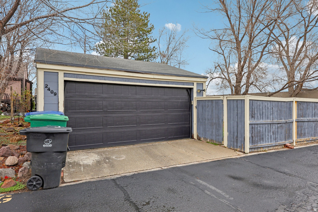 2409 W HARDROCK DR Taylorsville, UT 84129