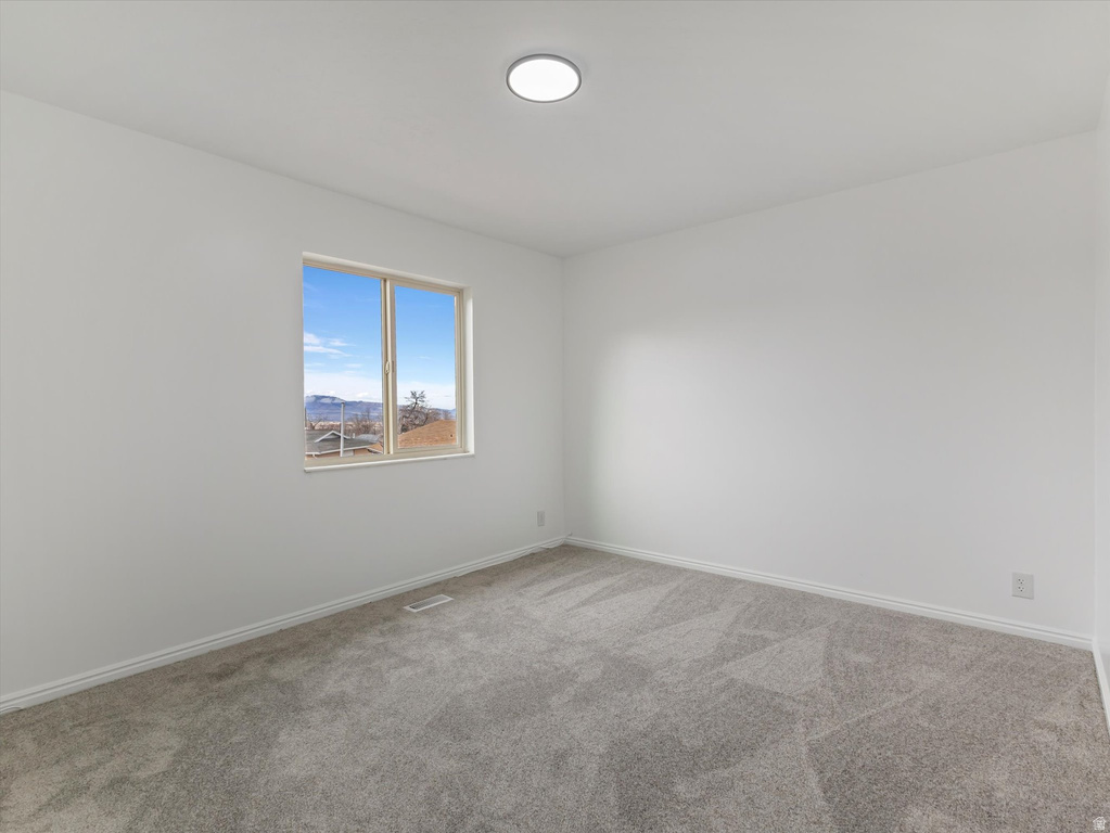 693 KINGSTON CIR Tooele, UT 84074