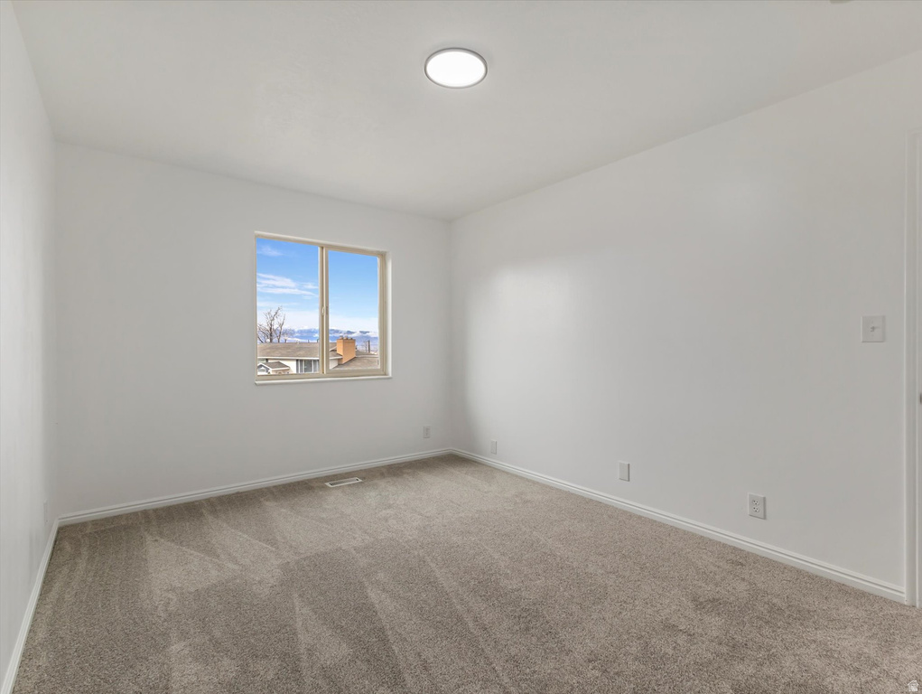 693 KINGSTON CIR Tooele, UT 84074