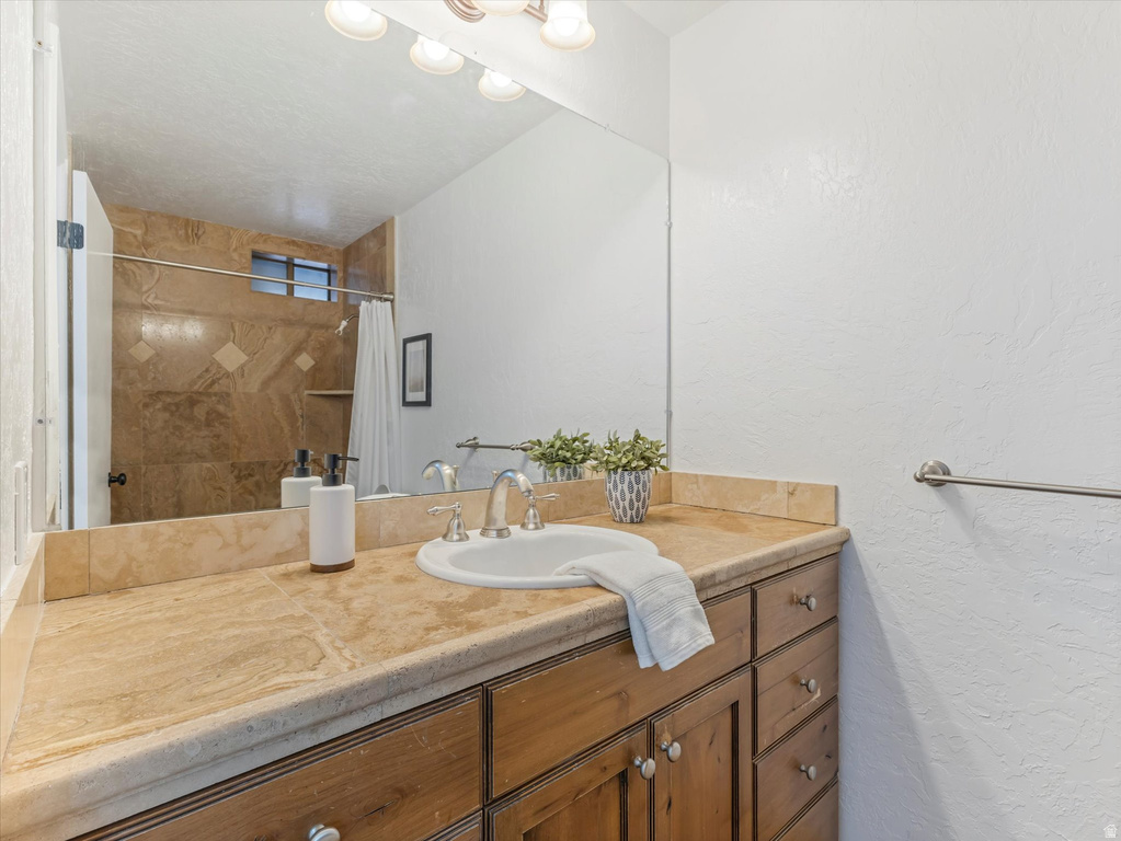 693 KINGSTON CIR Tooele, UT 84074