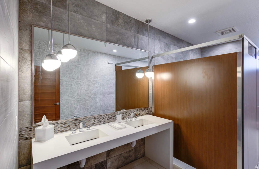 283 N 590 E Vineyard, UT 84059