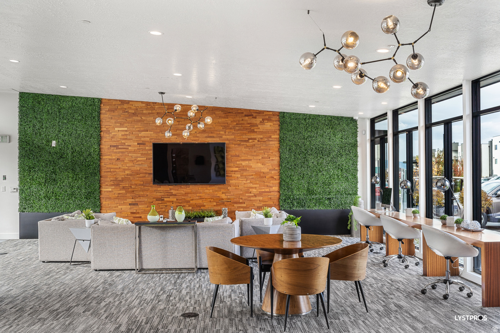 283 N 590 E Vineyard, UT 84059