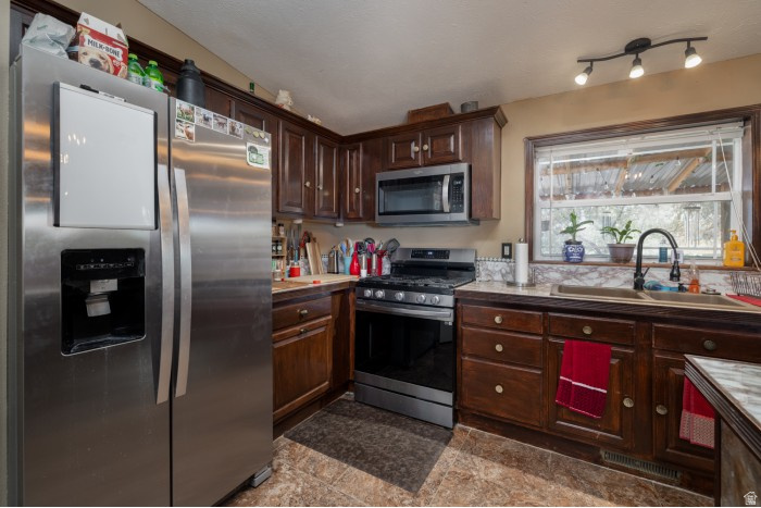 259 W 2100 S Vernal, UT 84078