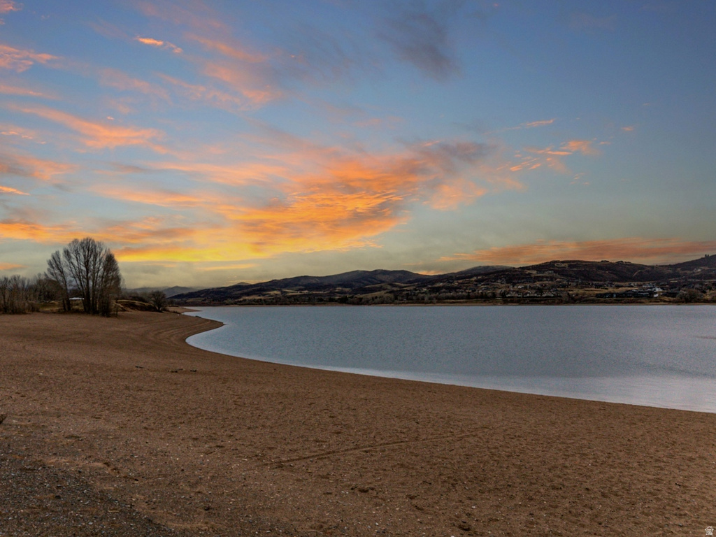 6611 E 100 S Huntsville, UT 84317