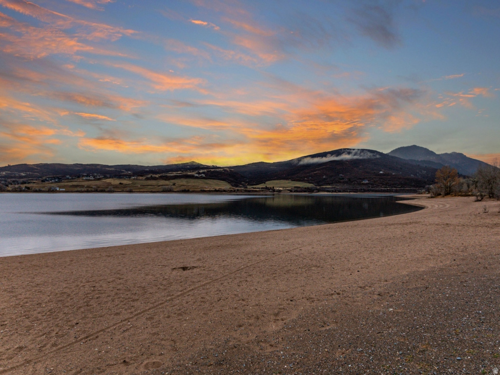 6611 E 100 S Huntsville, UT 84317