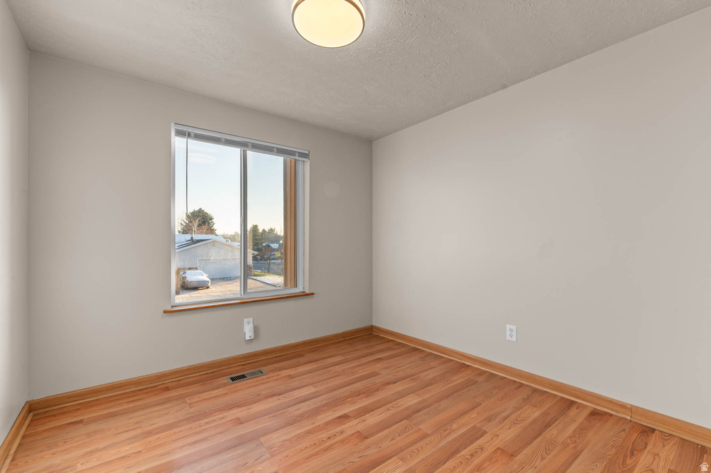 2333 E CLIFF SWALLOW DR Sandy, UT 84093