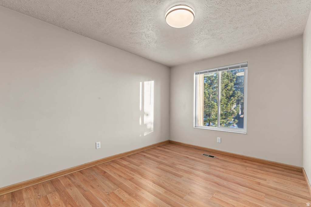 2333 E CLIFF SWALLOW DR Sandy, UT 84093